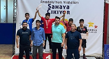 Madalyalarla döndüler