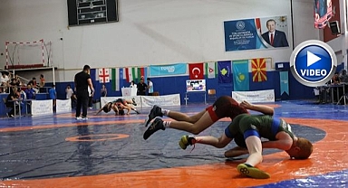 Minderde bir araya geldiler