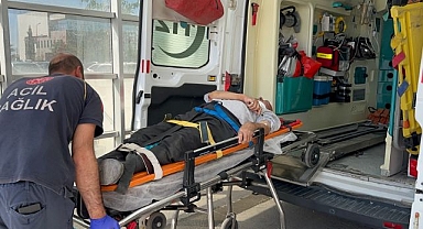 Minibüs yayaya çarptı: 1 yaralı