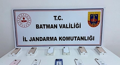 Poşetin içinden milyonluk telefonlar çıktı