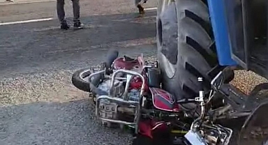 Traktör ile motosiklet çarpıştı: 1 ölü
