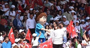 TÜGVA'da yaz okulu kapanış programı