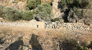 Uçuruma yuvarlanan kamyonun sürücüsü hayatını kaybetti