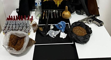 Uyuşturucu operasyonunda çok sayıda madde ve silah ele geçirildi
