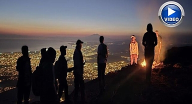 Van Gölü'ne dikkat çekmek için tırmandılar