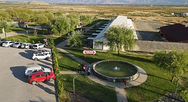 Zengin mineralli suyuyla misafirlerini ağırlıyor