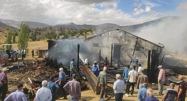 Ahırda yangın çıktı: Hayvanlar telef oldu