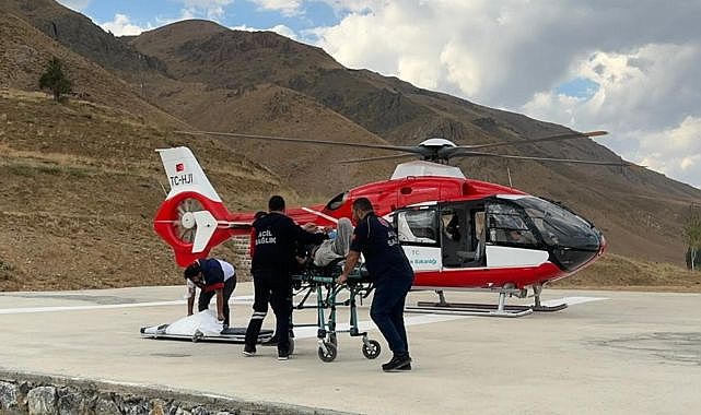 Ambulans helikopter yaşlı hasta için havalandı