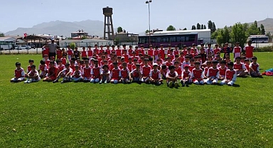 Büyükşehir Belediyespor'dan Vanspor’a altyapı desteği