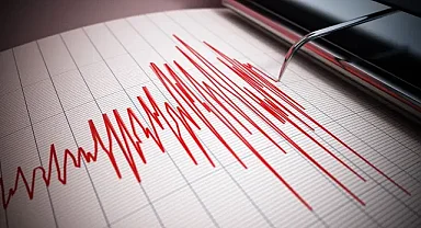 Erzurum'da deprem! Yürekler ağza geldi