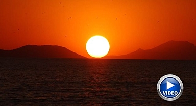 Gün batımı ve ayın doğuşu mest etti