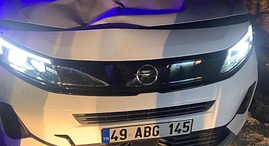 Hafif ticari araç yayaya çarptı: 1 ağır yaralı