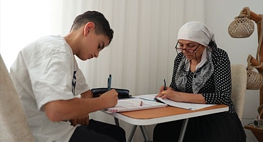 Hayaller yaş tanımıyor: 60 yaşında üniversite hedefi