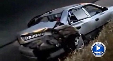 İki otomobil kafa kafaya çarpıştı: 3 yaralı