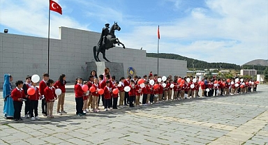 İlköğretim Haftası'nda renkli kutlama