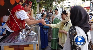 İranlı turistler esnafın yüzünü güldürdü