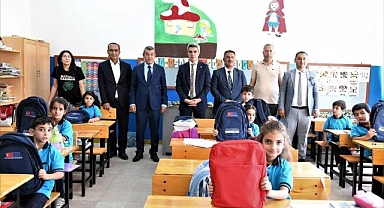 Kırsaldaki öğrencilere eğitim seti desteği