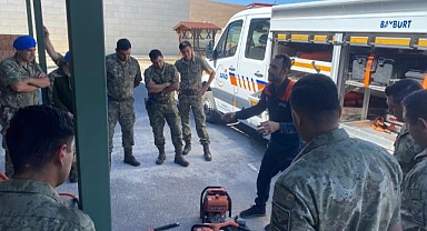 Komandolar zorlu eğitimlerini tamamladı