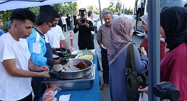 Öğrencilere çiğ köfteli karşılama