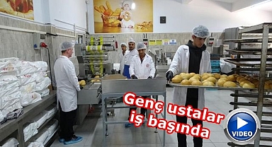 Okulda ekmek üretiyorlar!