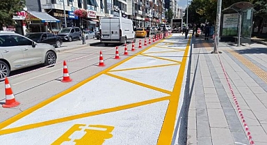 Otobüs duraklarında değişime gittiler