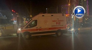 Otomobille motosiklet birbirine girdi!