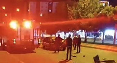 Otomobille traktör birbirine girdi!