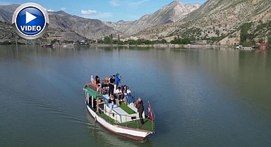 Tortum Gölü'nde Karadeniz ezgileri yankılandı
