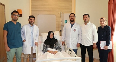 Tümörden uyanık ameliyatla kurtuldu