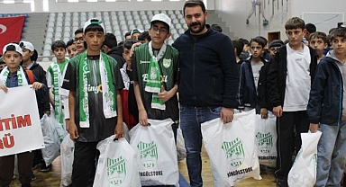 750 öğrenciye forma desteği