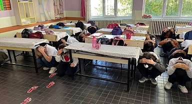 Afetlere karşı okullarda tatbikat yapıldı