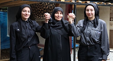 Anne ve kızlarının örnek azmi 