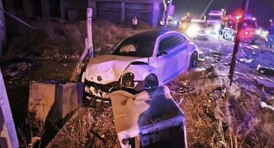 Araçta sıkışan sürücü kurtarıldı