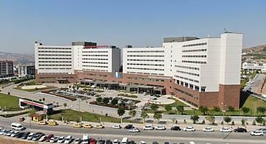 Balkondan düşen çocuk yaralandı