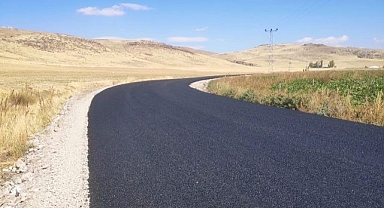Bir köy yolu daha asfalta kavuştu
