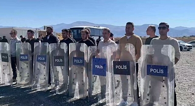 Çevik Kuvvet'ten nefes kesen tatbikat!