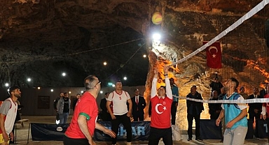 Cumhuriyet coşkusu yer altında yaşandı