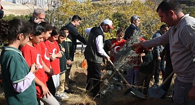 Cumhuriyet'in 102. yılına özel 102 fidan 