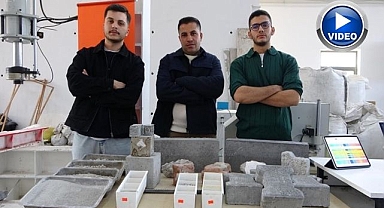 Deprem enkazı beton yola dönüştü