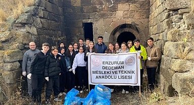 Erzurum'da gençlerden tarihi tabya temizliği