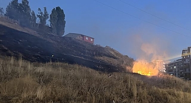 Erzurum'da havai fişek yangını!