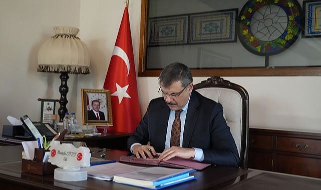 Erzurum Valisi tarihin kalbinde mesaiye başlıyor