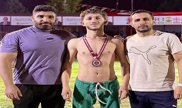 Genç sporcudan gururlandıran başarı