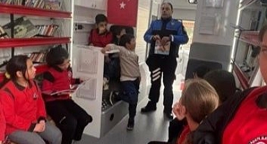 ‘Gezici Kütüphane’ köy köy geziyor