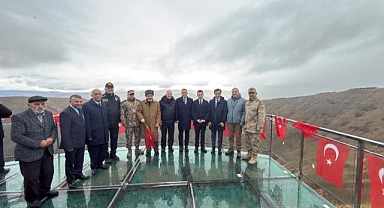 Görkemli teras şimdi hizmette