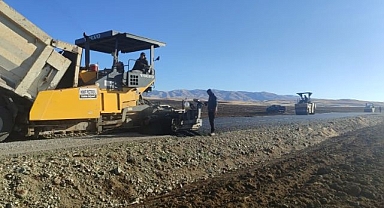 İki köy yolu daha asfalta kavuştu