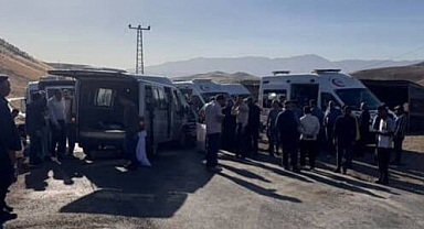 İki minibüs çarpıştı! Ortalık can pazarına döndü