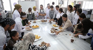 İlk pastalarını üniversitede yaptılar