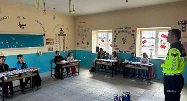 İlkokul öğrencilerine trafik eğitimi 