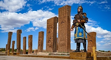 Jandarma saygı nöbetinde